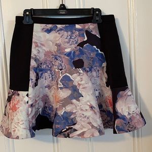 Finders Keepers Skirt Size Large